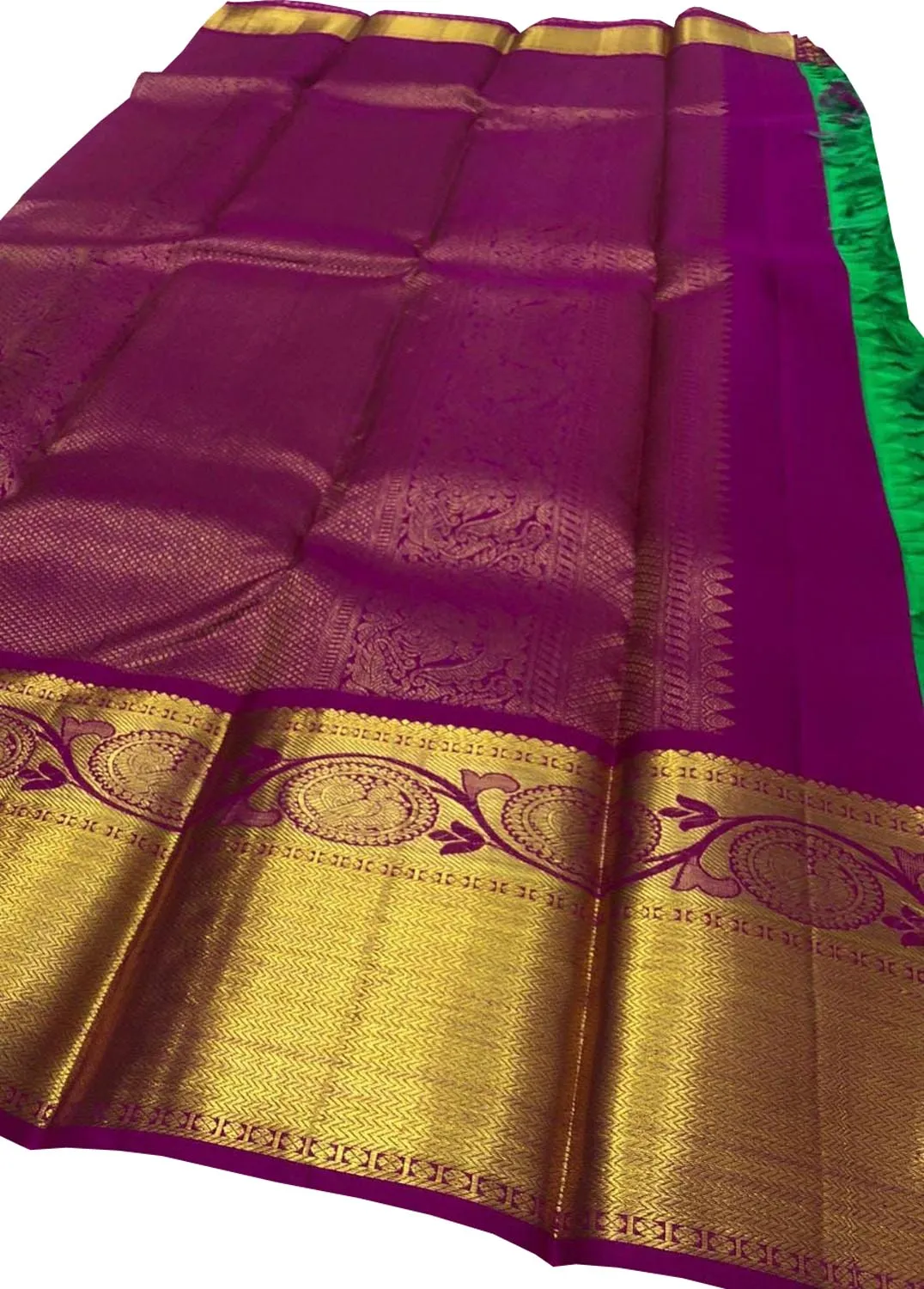 Elegant Green Kanjeevaram Silk Saree: Timeless Exquisiteness