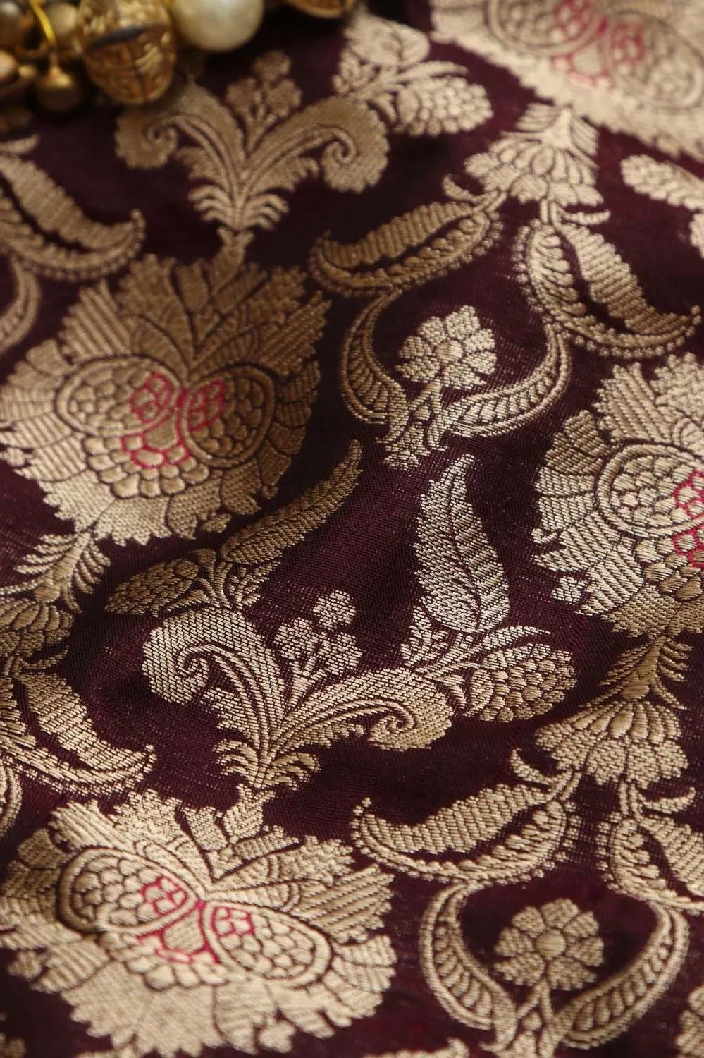 Exquisite Maroon Banarasi Handloom Katan Silk Fabric ( 1 Mtr )