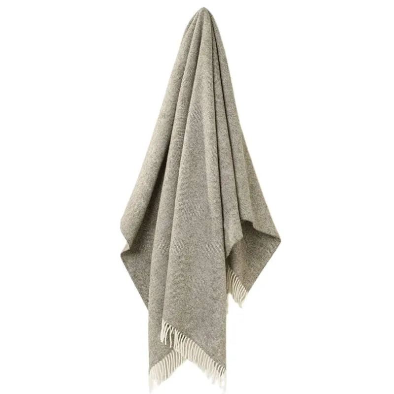 Herringbone Wool Throw 185x140cm in vintage grey