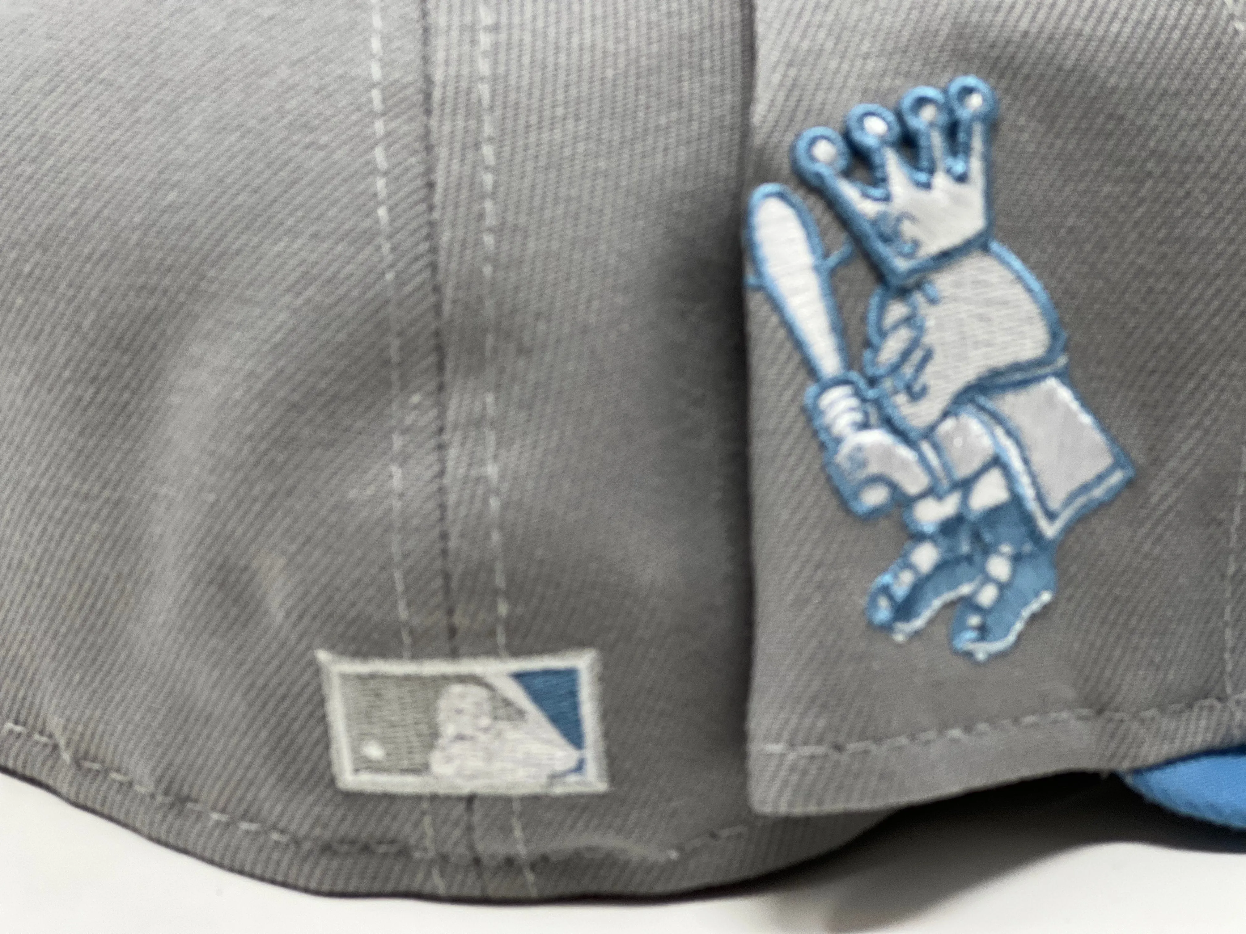 KANSAS CITY ROYALS GRAY BRIM NEW ERA FITTED HAT